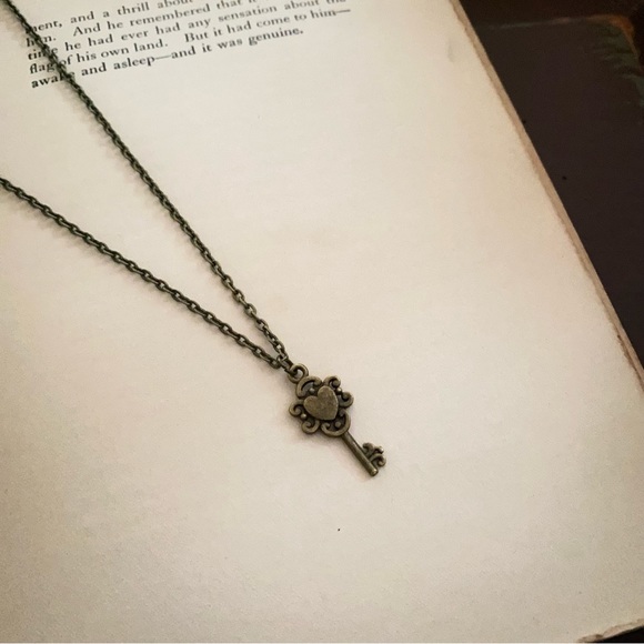 Skeleton Key Pendant Necklace Bronze Vintage Style Handmade - Picture 2 of 3